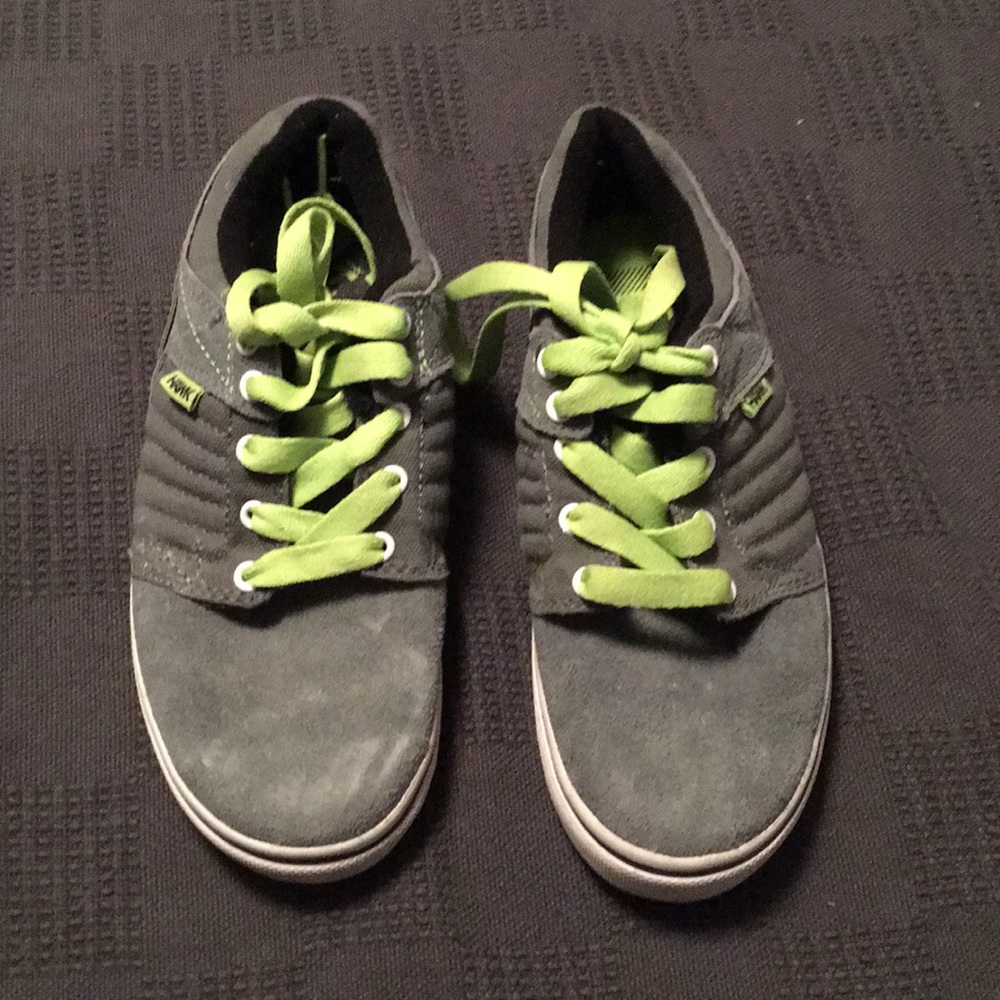 NWOT Boys Tony Hawk tennis shoes